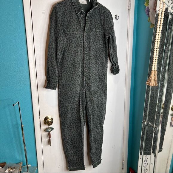 One Teaspoon leopard print denim boilersuit
 Oversized cropped sold at ASOS - Picture 6 of 15